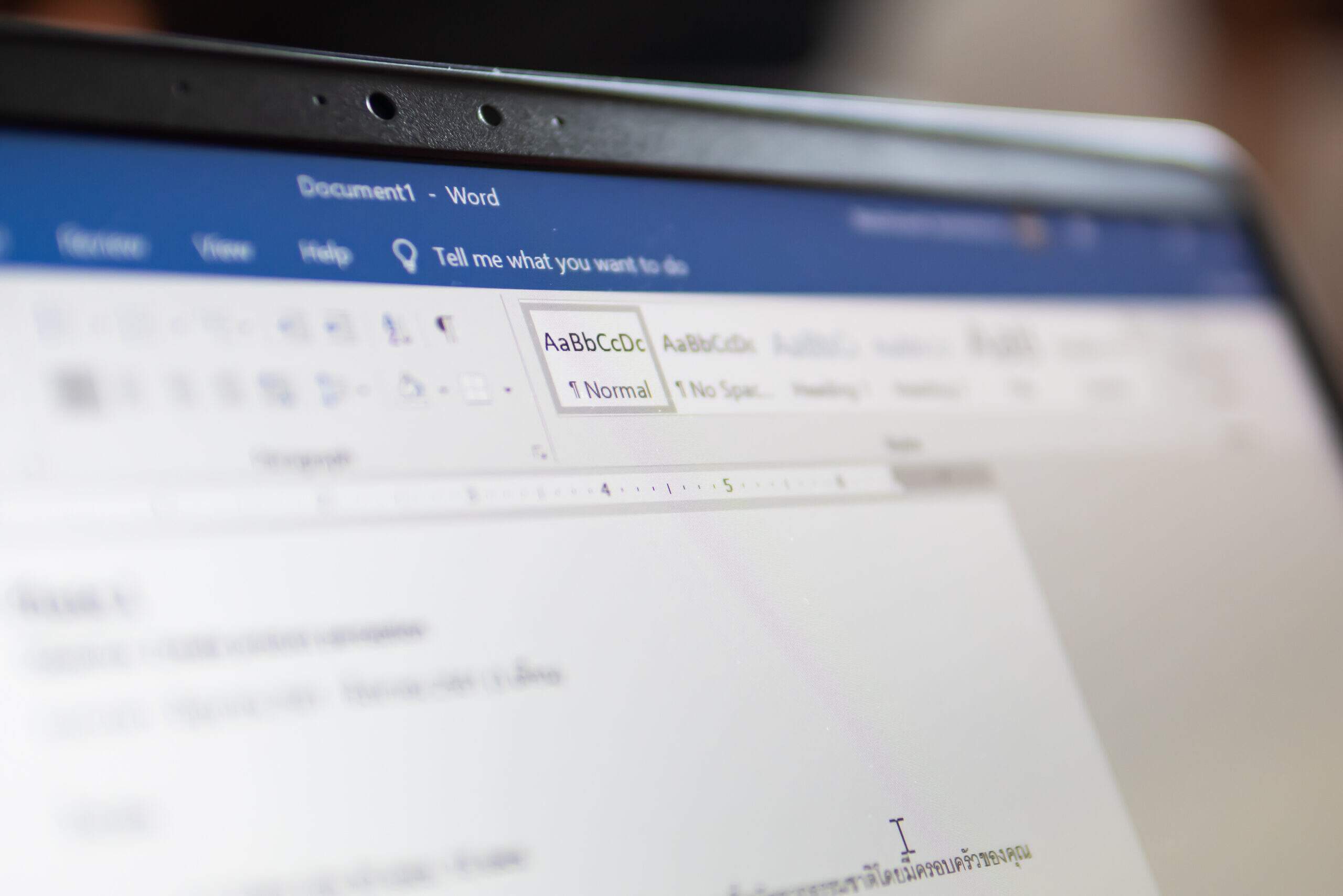 Tela do Microsoft Word mostrando a interface do programa utilizada para adicionar marca d'água em documentos, passo essencial para inserir marcas de confidencialidade e proteção de arquivos.